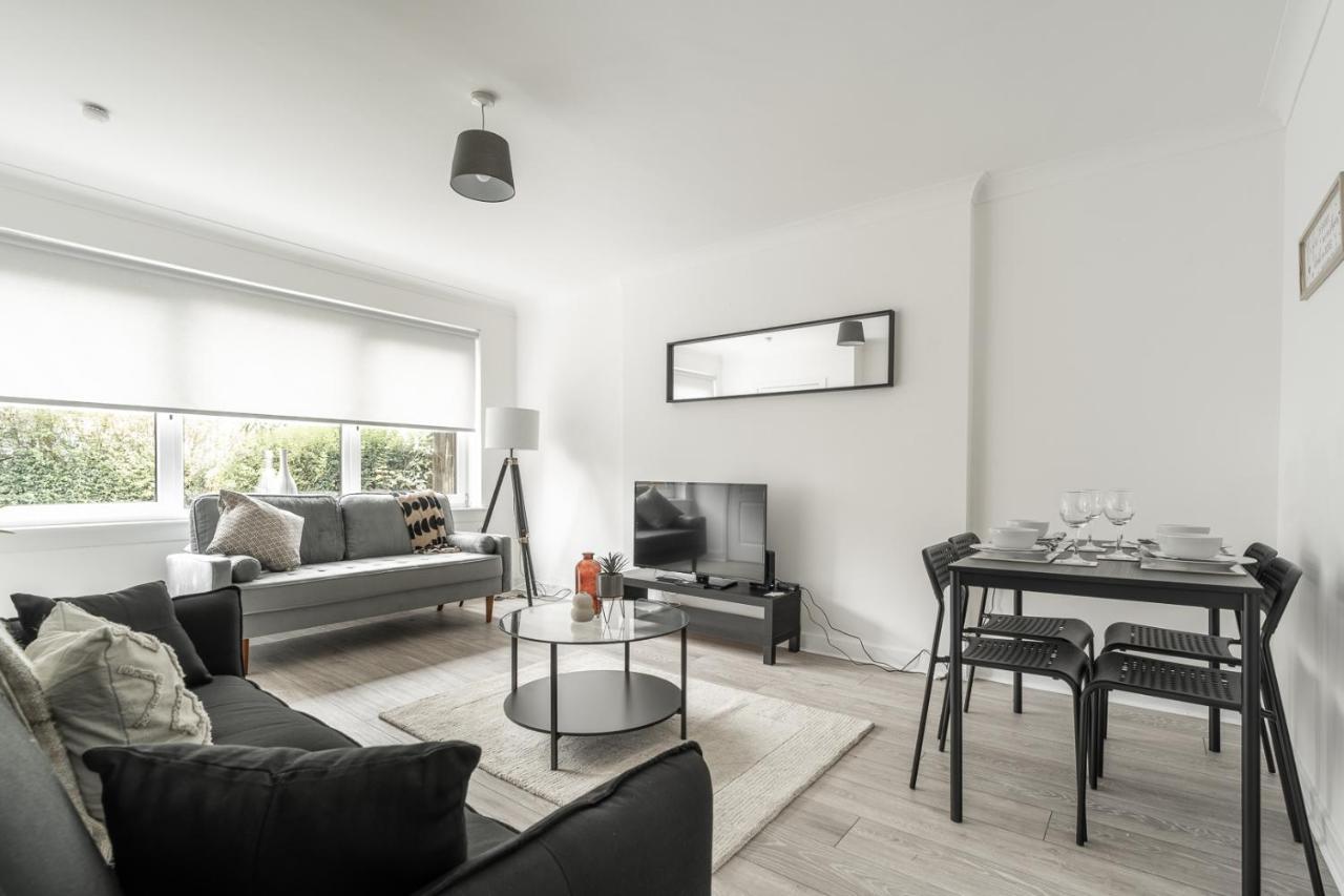 2 Bdr House By Caledonia Luxe Stays Short Lets & Serviced Accommodation Glasgow